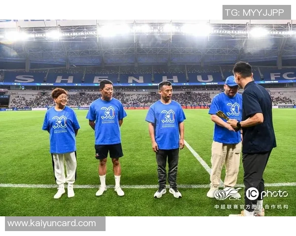 门兴主帅谈少一人作战的荣耀时刻为球队展现的拼搏精神感到无比自豪